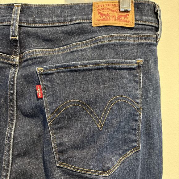 Levi's‎ Jeans Women 33x30 Blue Classic Straight Dark Wash Denim Stretch 5-Pocket - Picture 9 of 16